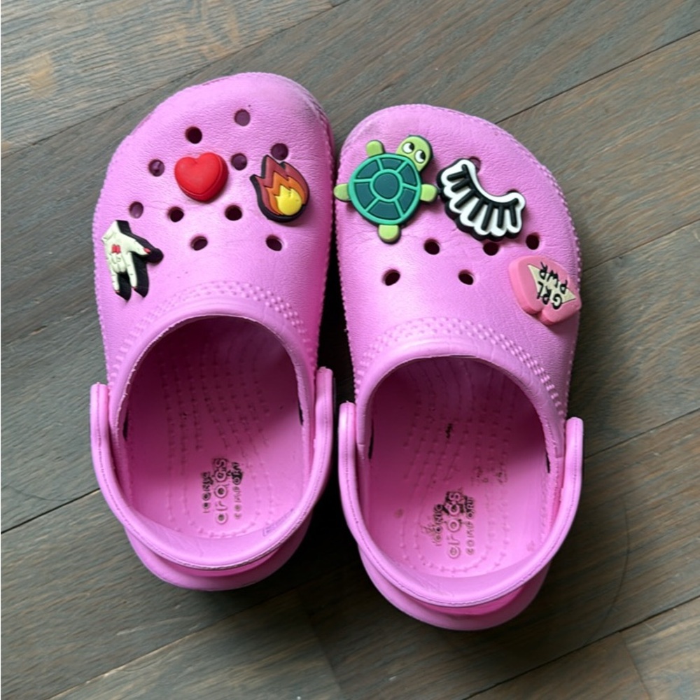 Kids Pink Clogs with Jibblitz